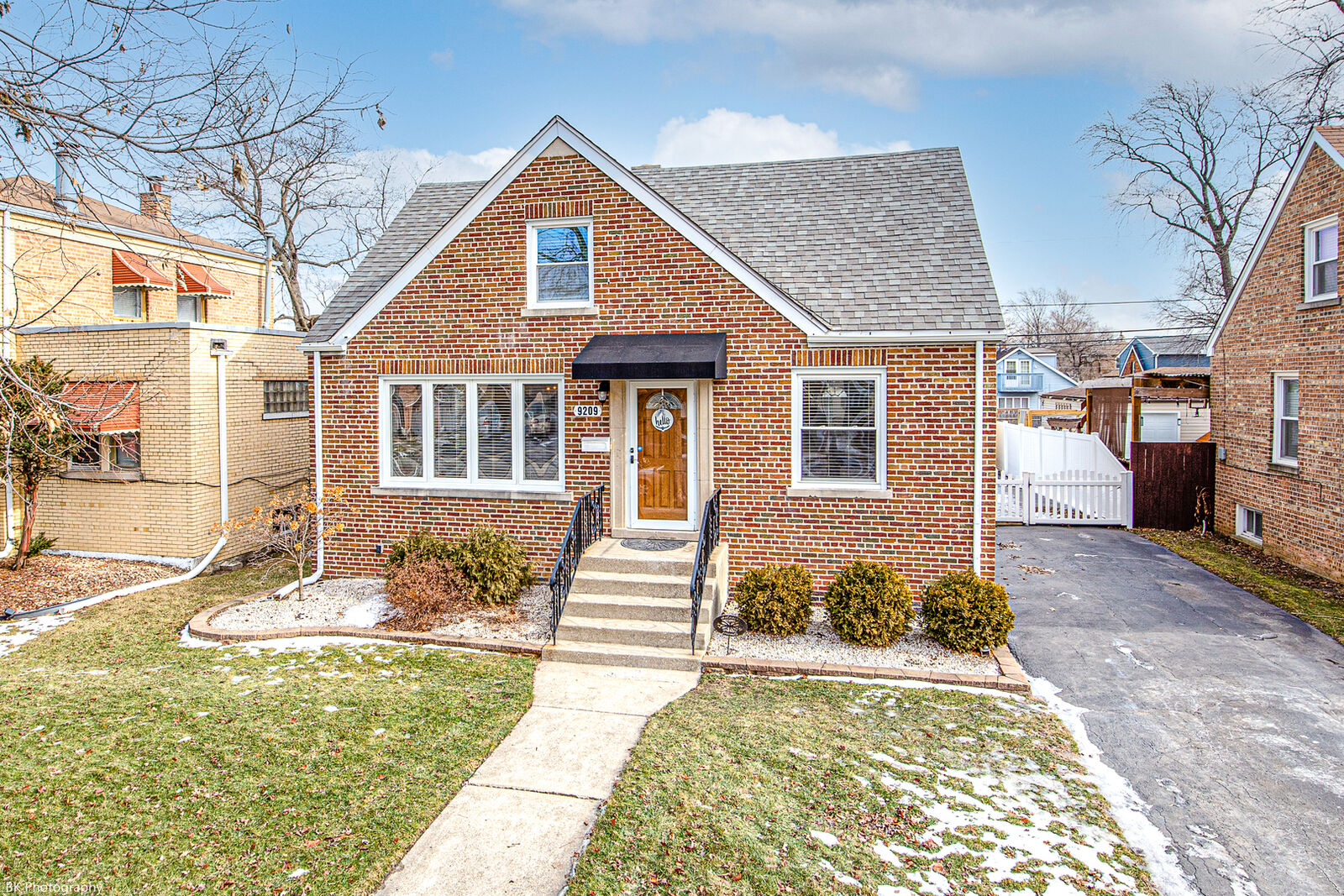 Property Photo:  9209 S 55th Court  IL 60453 