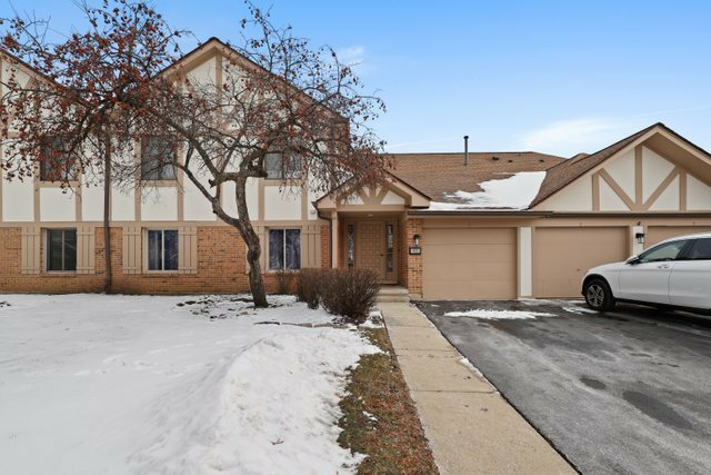 Property Photo:  932 Surrey Drive 1A  IL 60193 