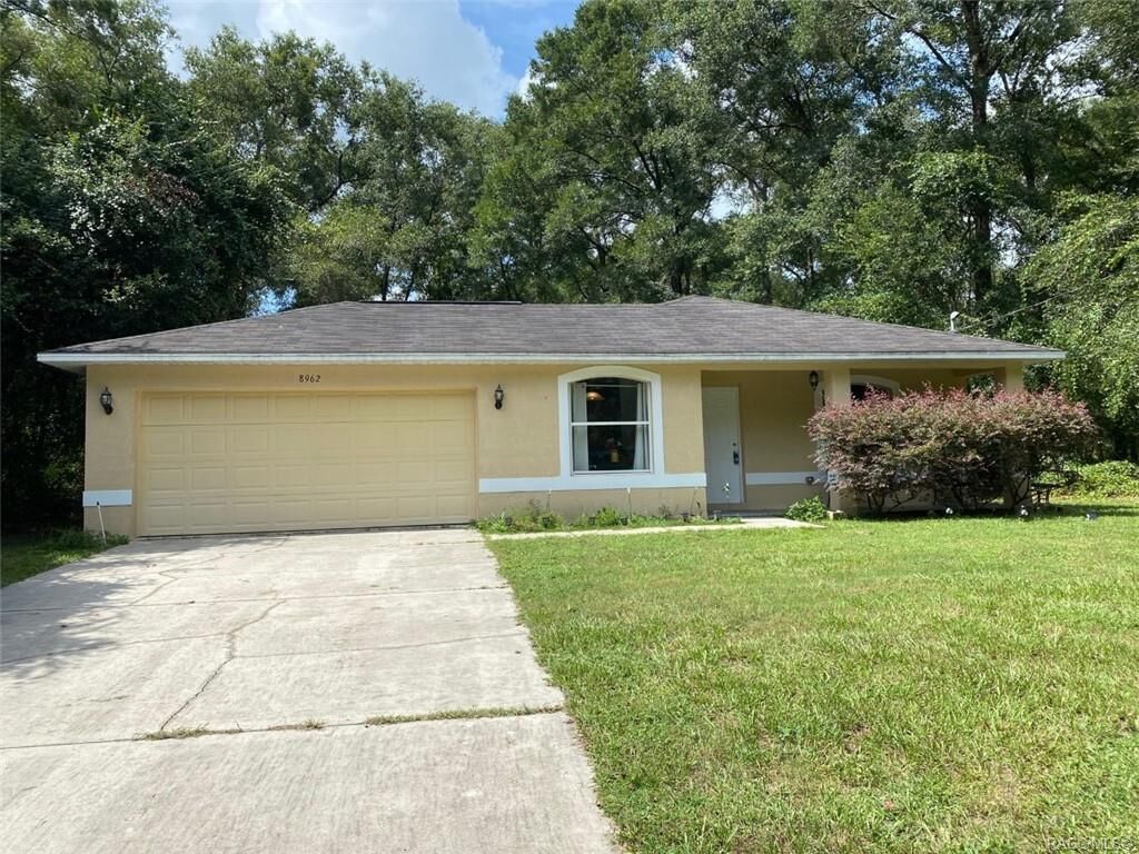 Property Photo: 8962 N Circular Way FL 34434