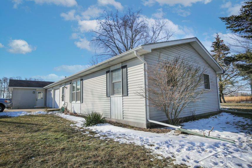 7142 S Mackinaw 7144 S Mackinaw  Bay City MI 48706 photo