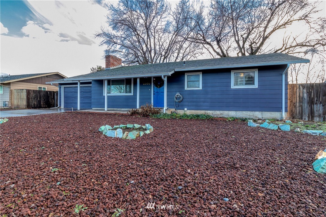 Property Photo: 2005 Glen Erin Drive WA 99362