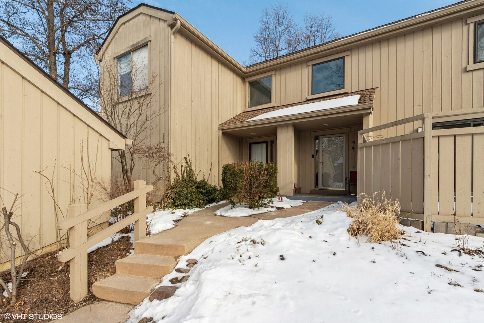 Property Photo:  531 N Old Barn Road  IL 60010 