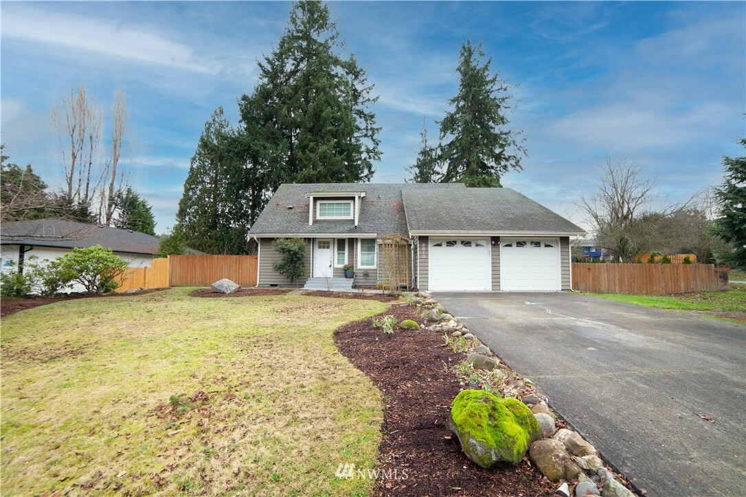 Property Photo:  8810 159th Street E  WA 98375 