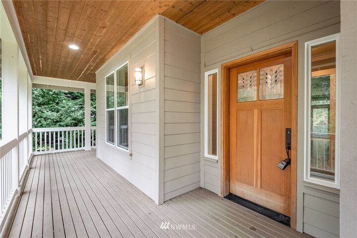 Property Photo:  6111  Ray Nash Drive NW  WA 98335