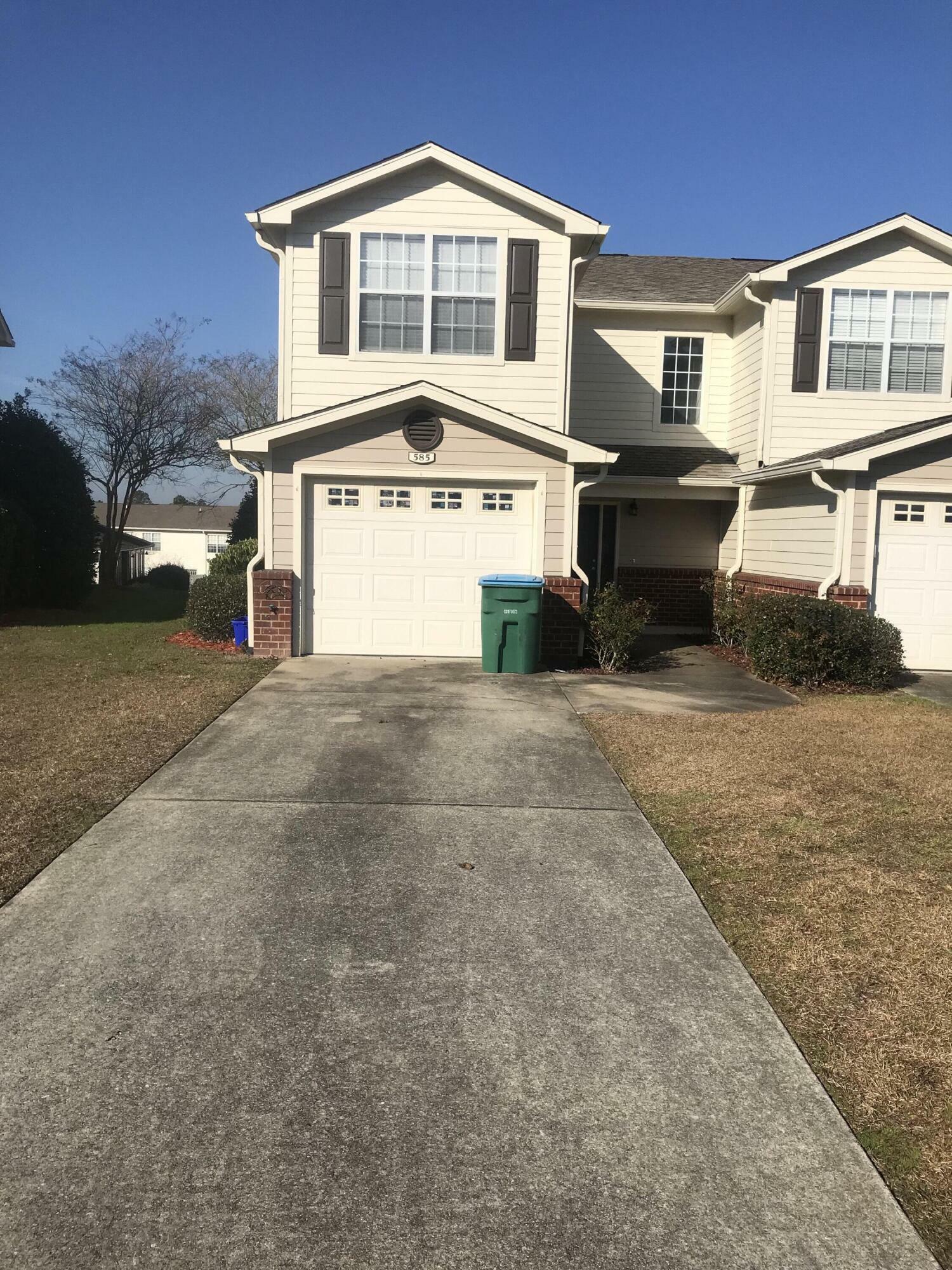 Property Photo: 585 Wingspan Way FL 32536