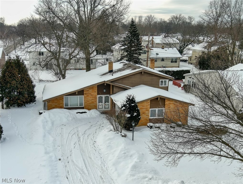 Property Photo: 5430 Meadow Wood Boulevard OH 44124