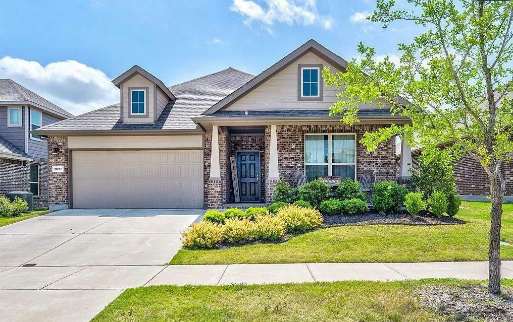 Property Photo: 1817 Quail Lane TX 76226