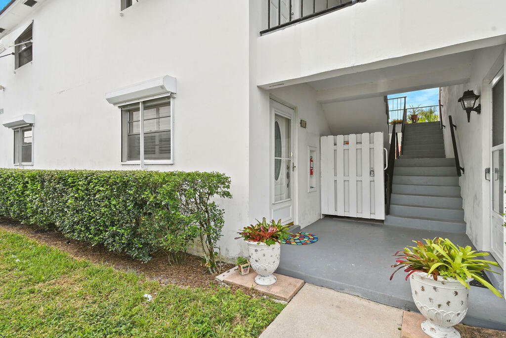 Property Photo:  3210 Meridian Way S 10  FL 33410 