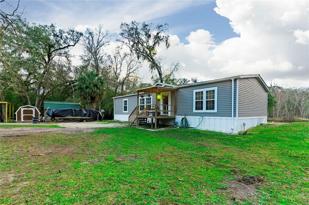 Property Photo:  11906 Cr 682  FL 33597 