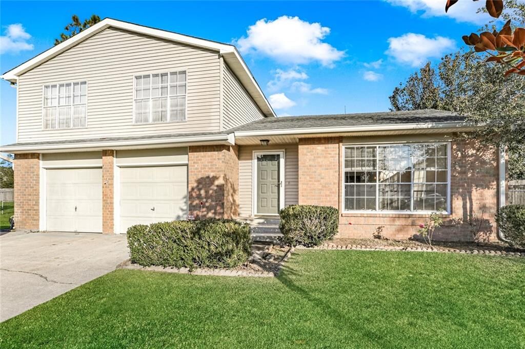 Property Photo: 116 Pinehurst Court LA 70460