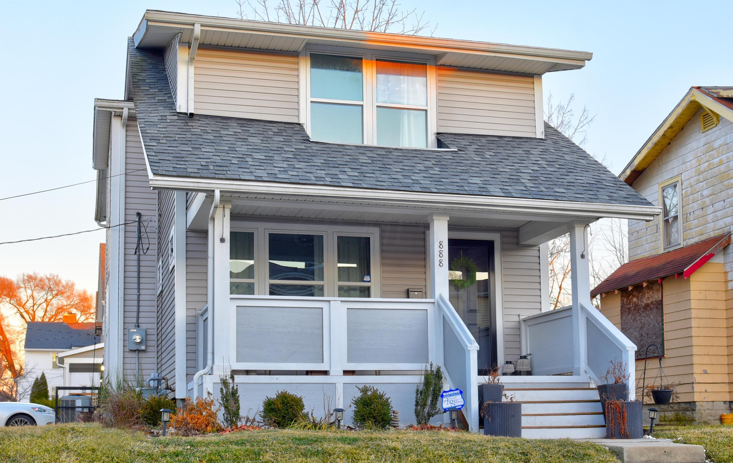 Property Photo: 888 Heyl Avenue OH 43206