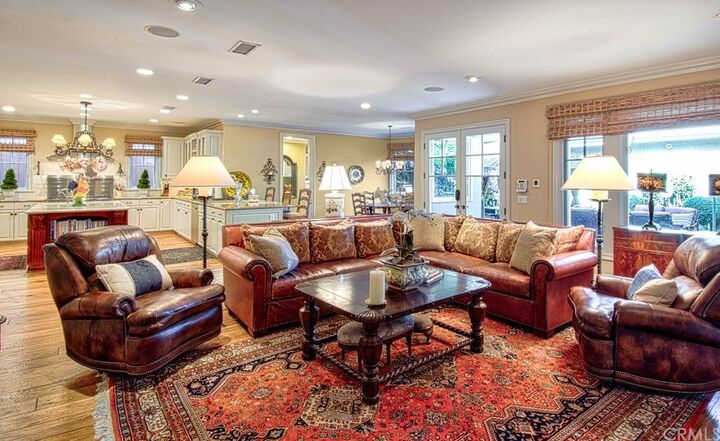Property Photo: 511 Aliso Ave. CA 92663