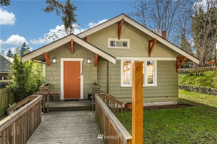 10018 25th Avenue SW  Seattle WA 98146 photo