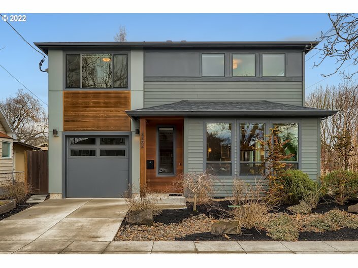 Property Photo: 3304 NE 45th Ave OR 97213