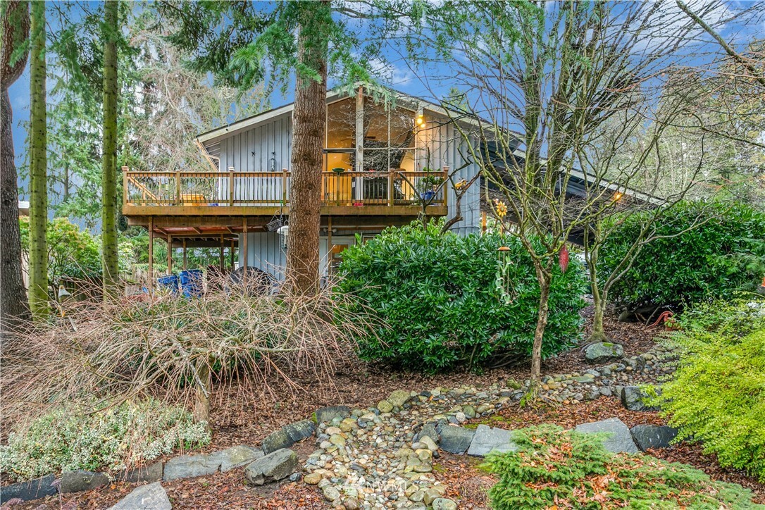 Property Photo:  23421 94th Avenue W  WA 98020 