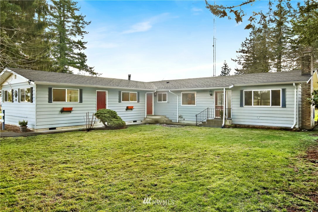 Property Photo:  171 E Pole Road  WA 98264 