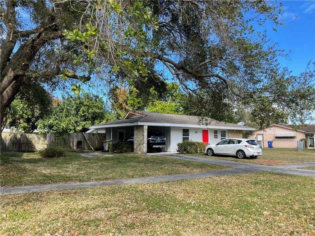 Property Photo:  606 21st Street SW  FL 32962 