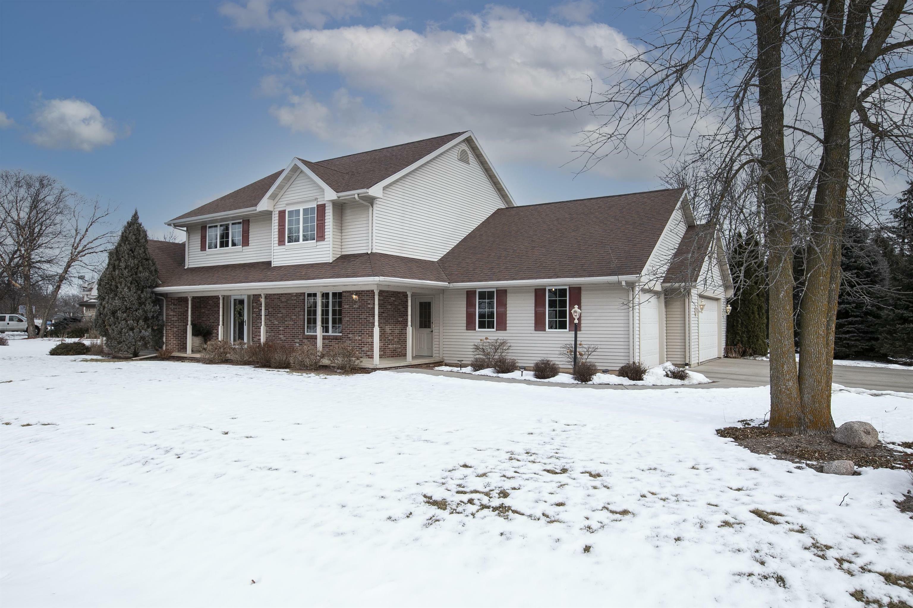 Property Photo:  940 Keller Park Drive  WI 54914 