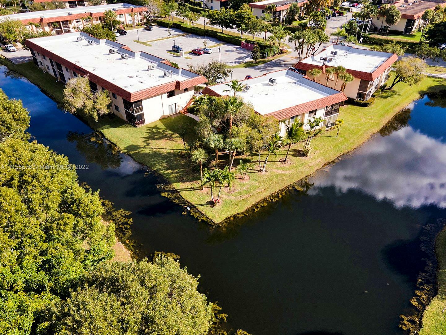 Property Photo:  389 Lakeview Dr 101  FL 33326 