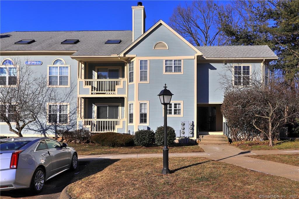 Property Photo:  75 Redwood Drive 307  CT 06513 