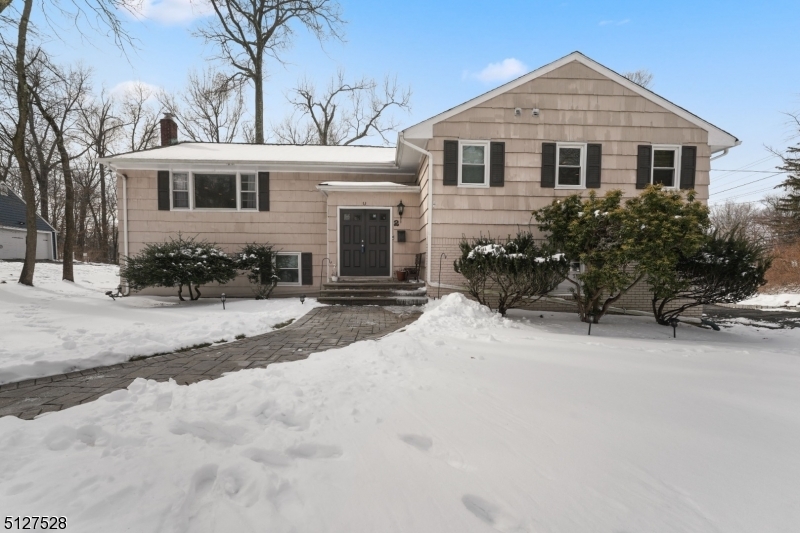 Property Photo:  2 Langtree Dr  NJ 07039 