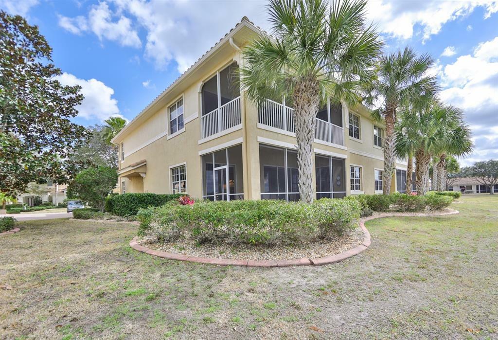 Property Photo:  1425 Emerald Dunes Drive 17  FL 33573 