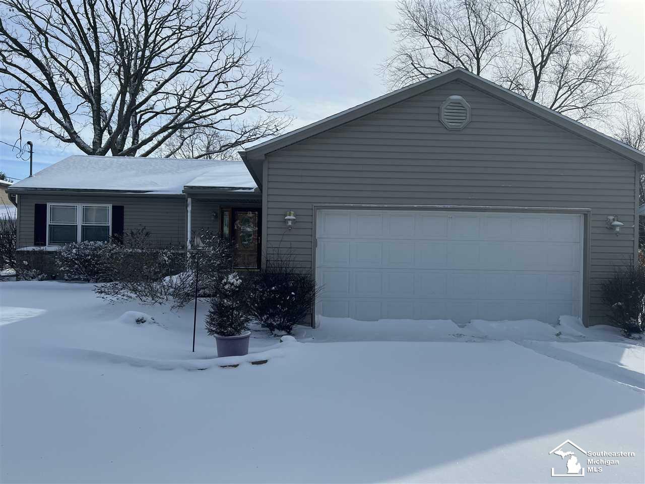 Property Photo:  7951 Parkway  MI 48161 