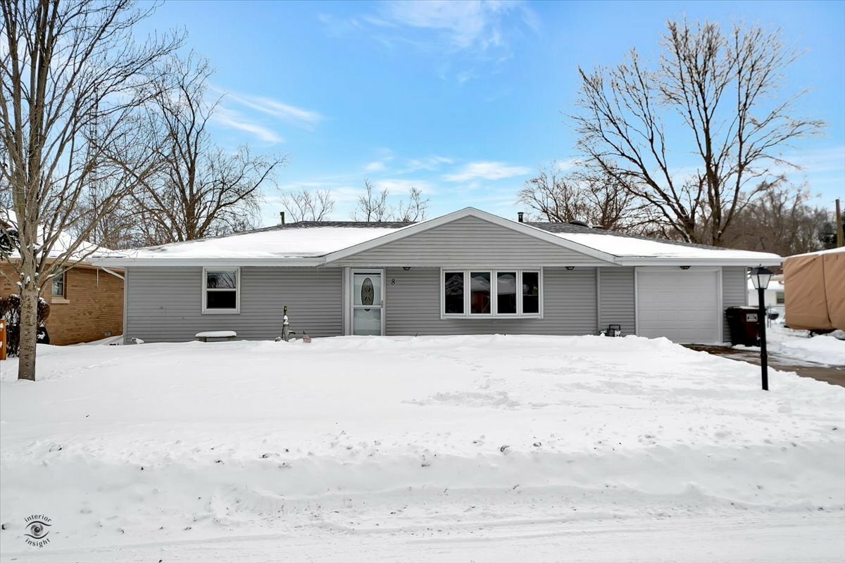 Property Photo:  8 Northview Street  IL 60901 