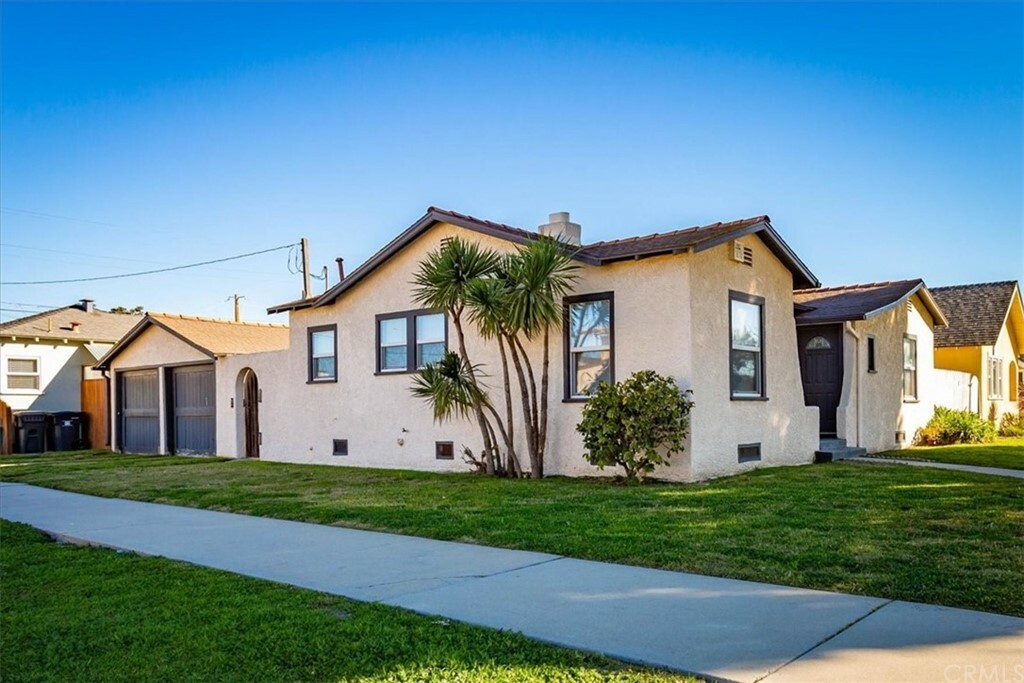 Property Photo:  501 E Fesler Street  CA 93454 