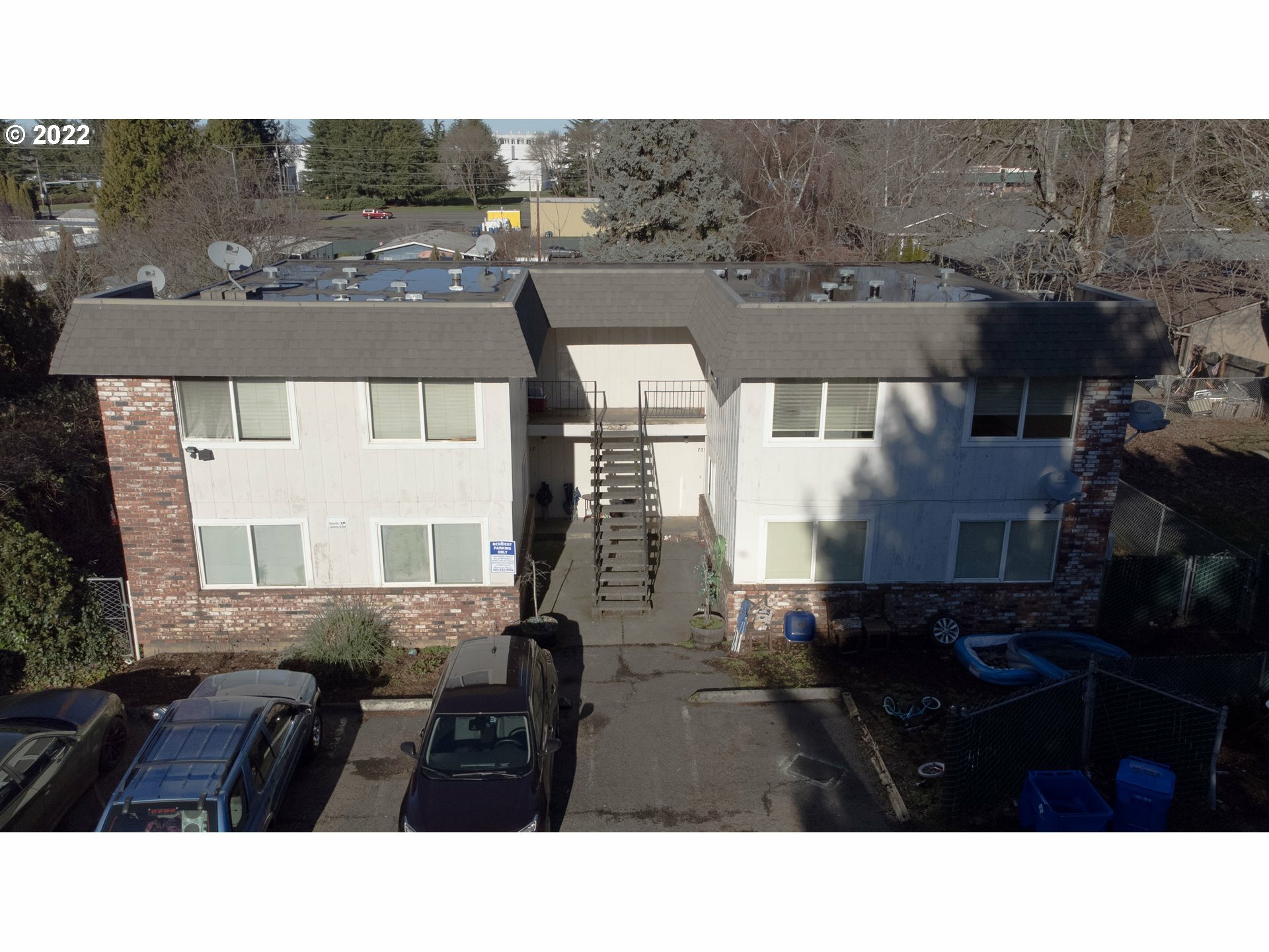 Property Photo:  709 SE 212th Ave  OR 97030 
