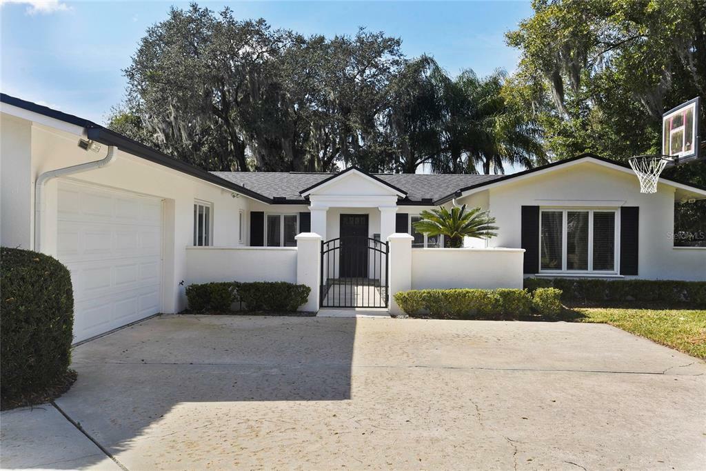 Property Photo:  2700 Norfolk Road  FL 32803 