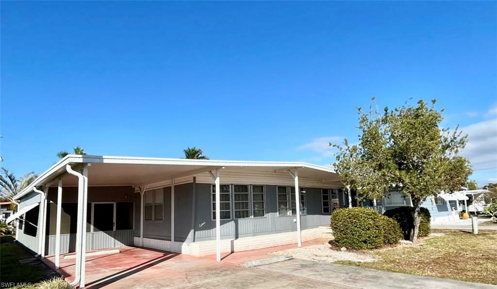 Property Photo:  5201 Forest Park Drive  FL 33917 