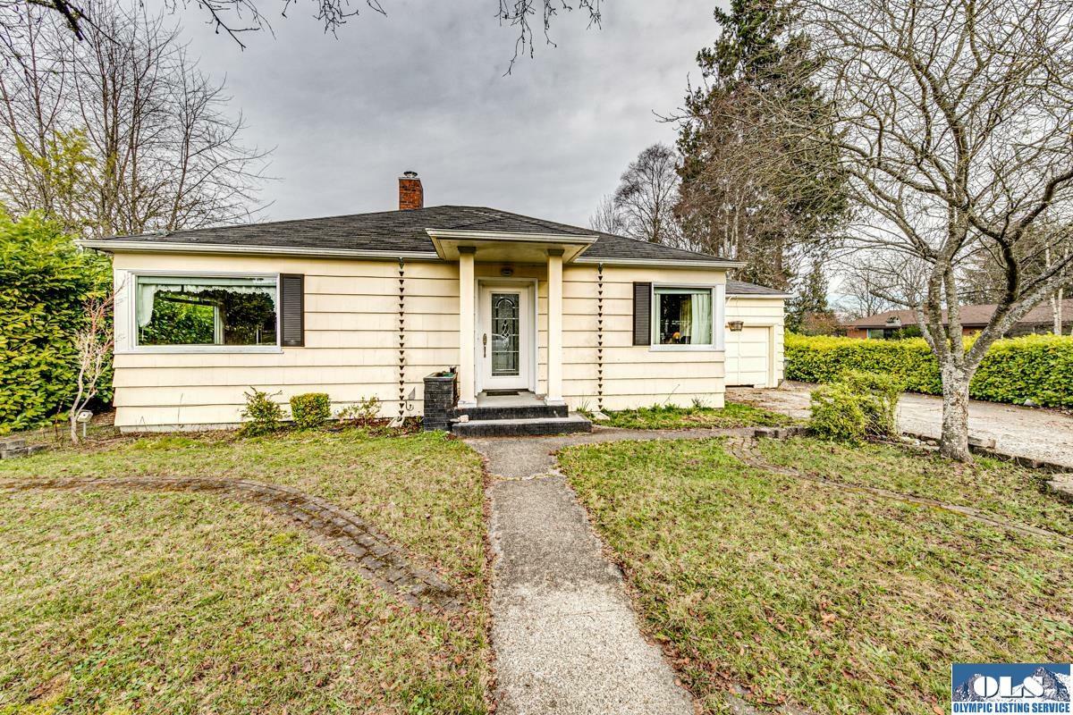 Property Photo: 1433 E 2nd St. WA 98362