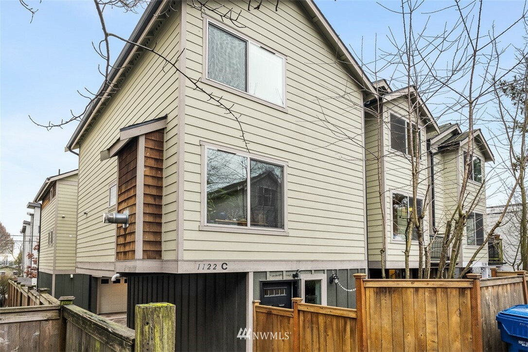 Property Photo:  1122 N 92nd Street B  WA 98103 