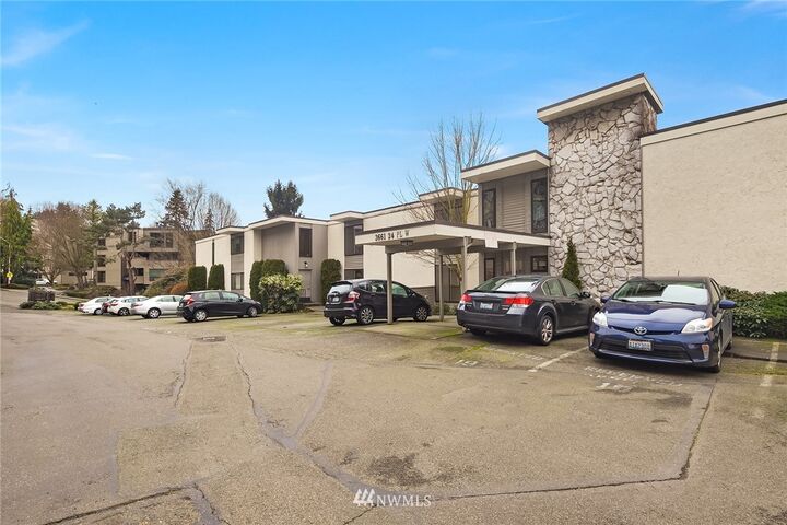 3661 24th Place W 103  Seattle WA 98199 photo