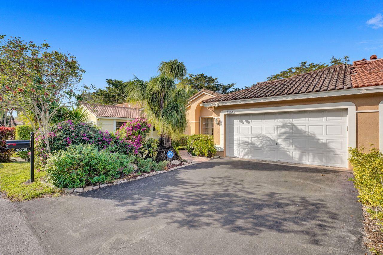 Property Photo: 10739 Ladypalm Lane A FL 33498