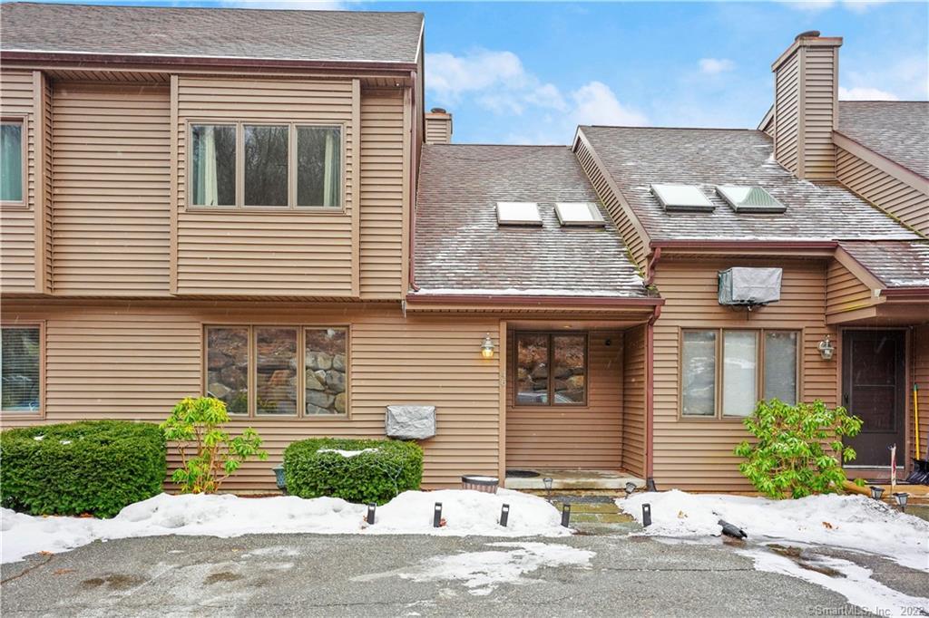 Property Photo: 46 Twin Oaks 46 CT 06776