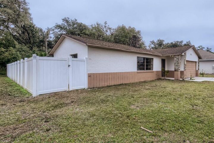 Property Photo:  802 Del Prado Drive  FL 34758 