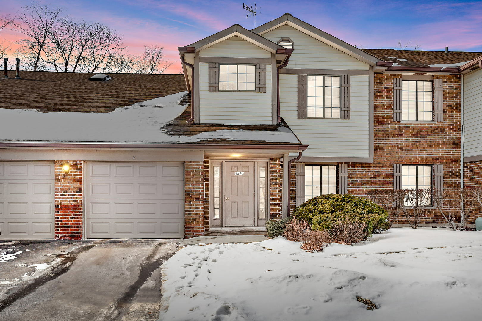 Property Photo: 4210 N Mallard Drive 1 IL 60004
