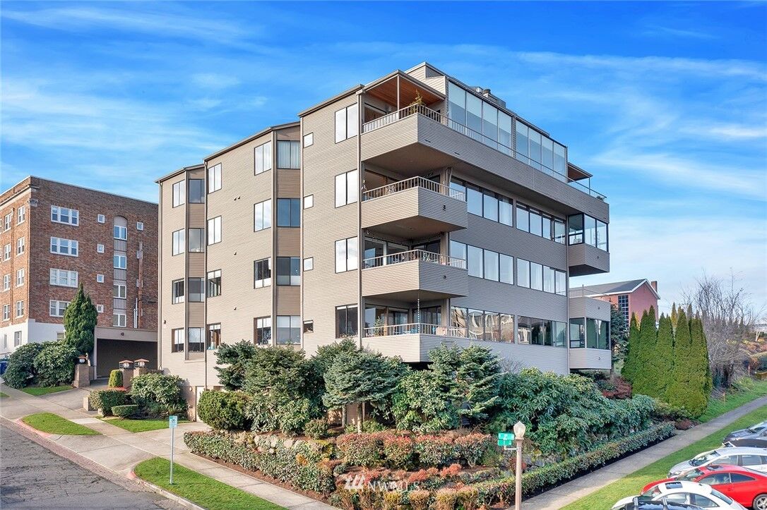 Property Photo: 507 N 3rd Street 302 WA 98403