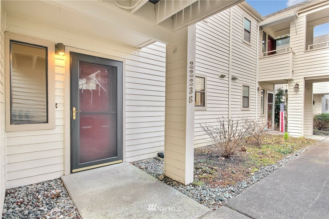 Property Photo:  22238 SE 42nd Lane 1056  WA 98029 