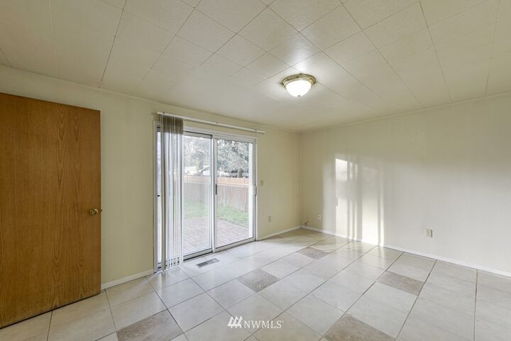 Property Photo:  2111 S 253rd Street  WA 98198 