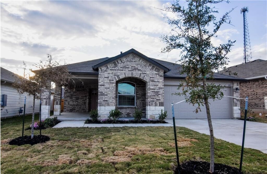 Property Photo:  211 Rochester Lane  TX 78634 