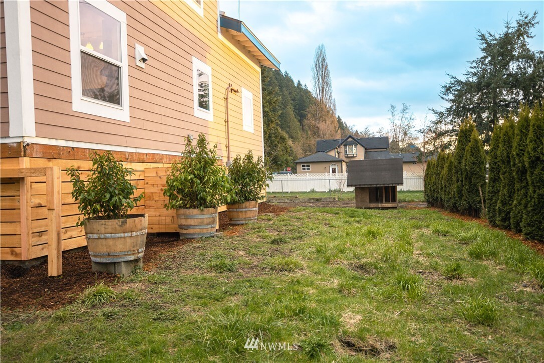Property Photo:  524 E Main  WA 98531 