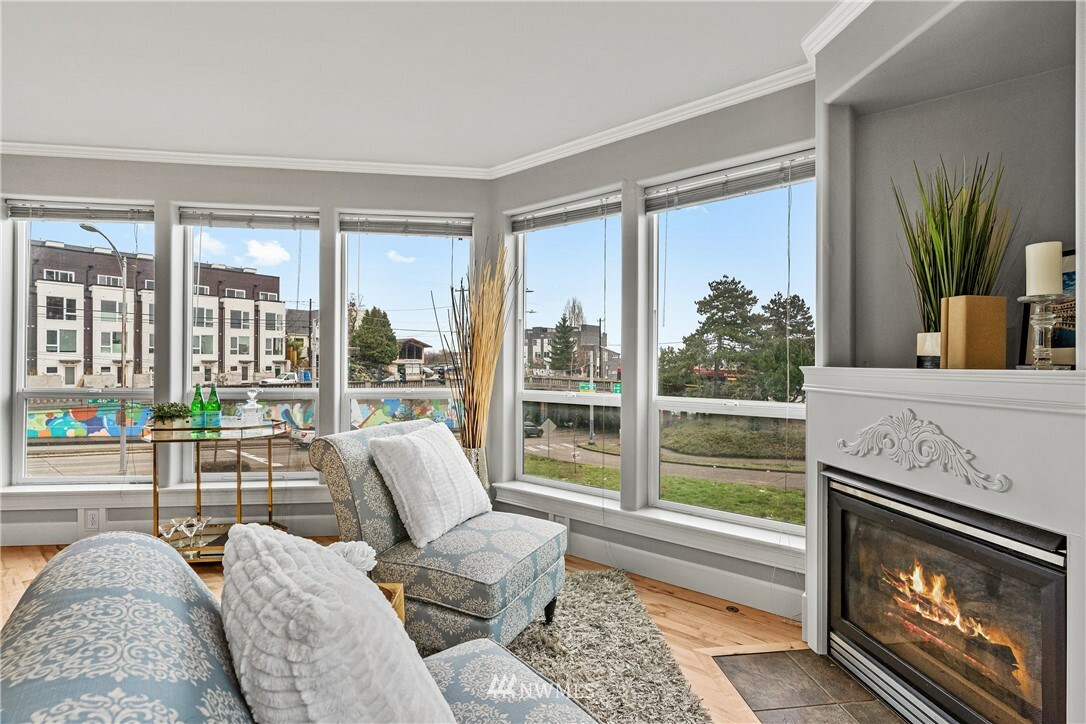 Property Photo: 4510 Linden Avenue N WA 98103