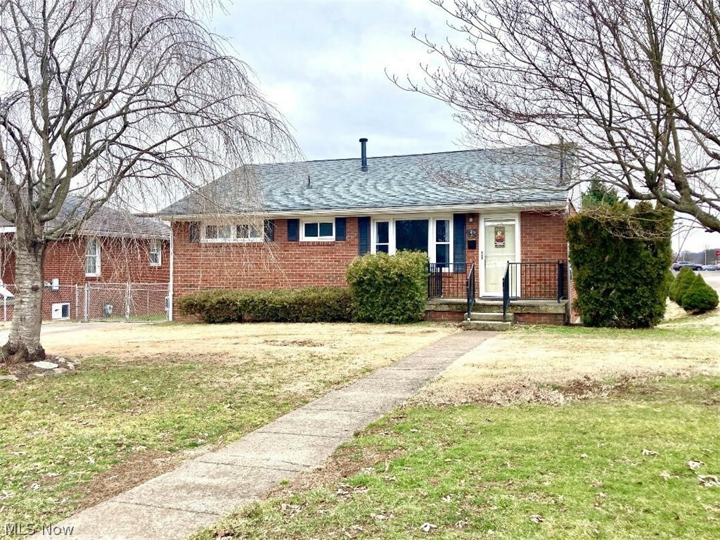 Property Photo:  900 16th Street  WV 26105 