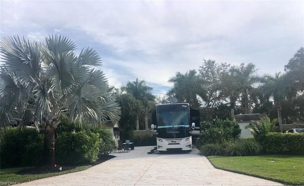 Property Photo:  4436 Southern Breeze Dr 22  FL 34114 