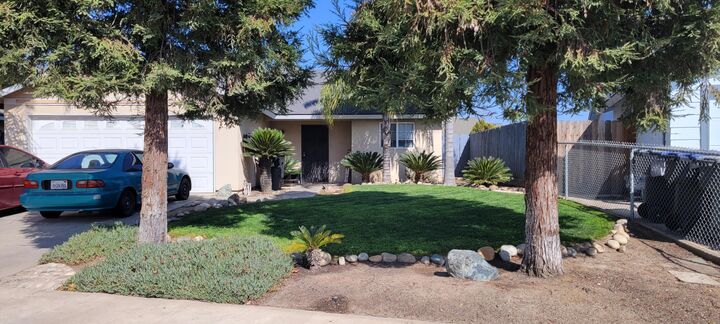 620 W Wren Drive  Visalia CA 93291 photo