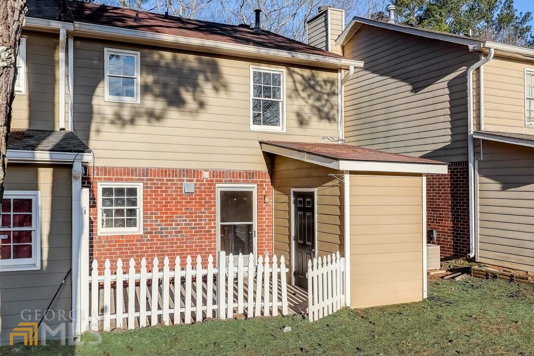 Property Photo:  2200 Kings Gate Circle D  GA 30078 