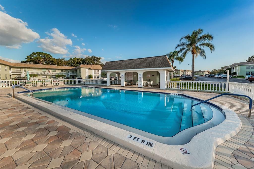 Property Photo:  2025 Golfview Drive  FL 34689 